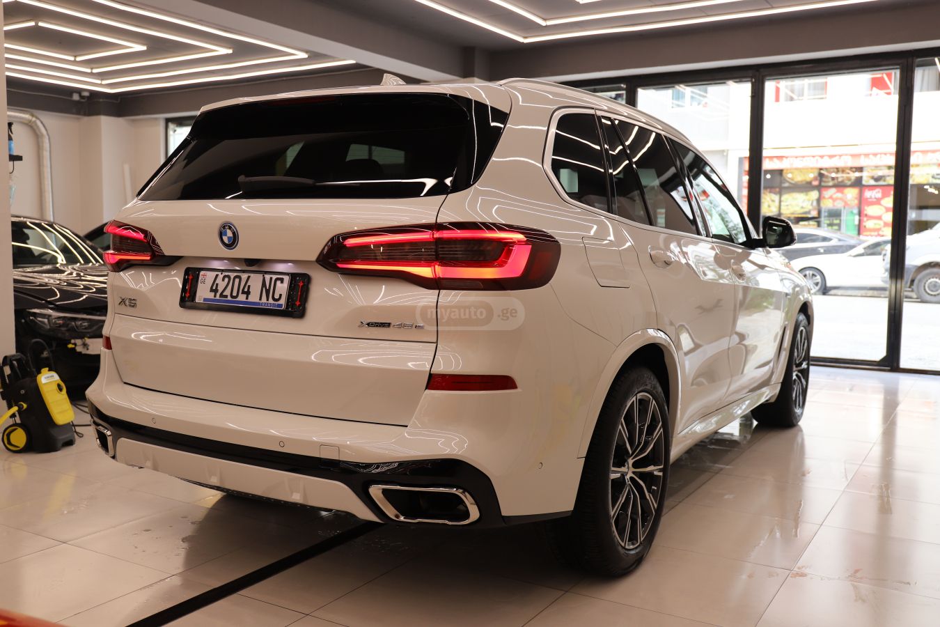 BMW X5 2021 — photo 2