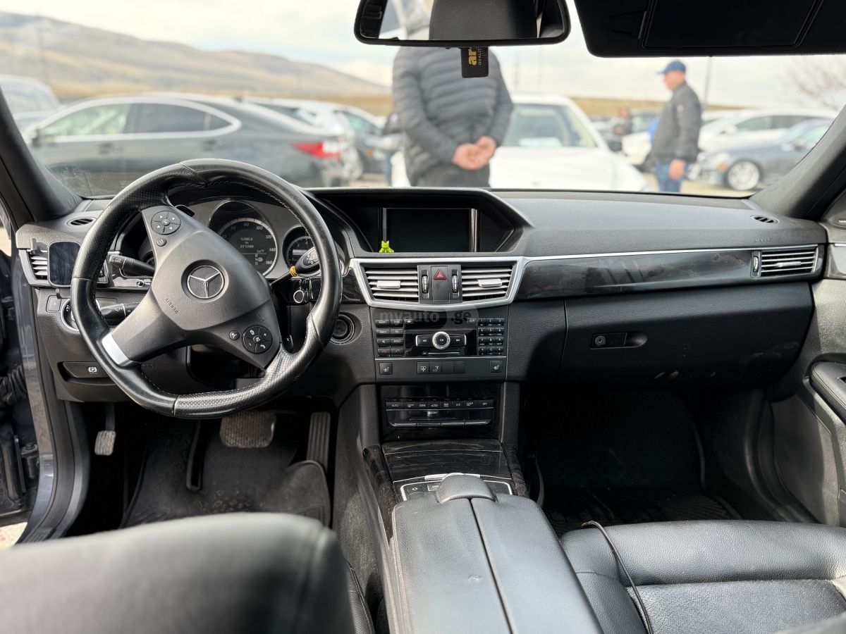 Mercedes-Benz E 350 2010 — photo 2