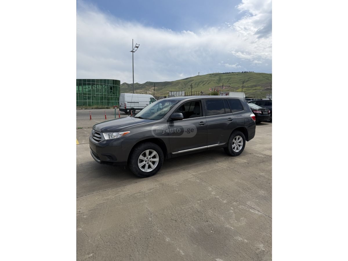 Toyota Highlander 2011 — photo 2
