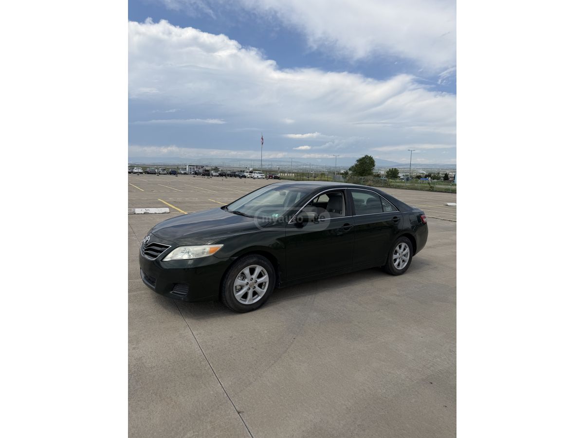 Toyota Camry 2010 — photo 2