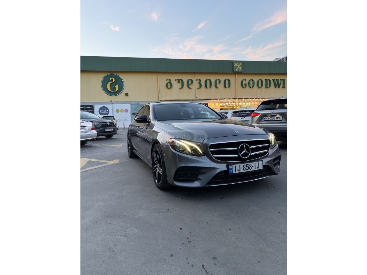 Mercedes-Benz E 320 2017 — photo 2