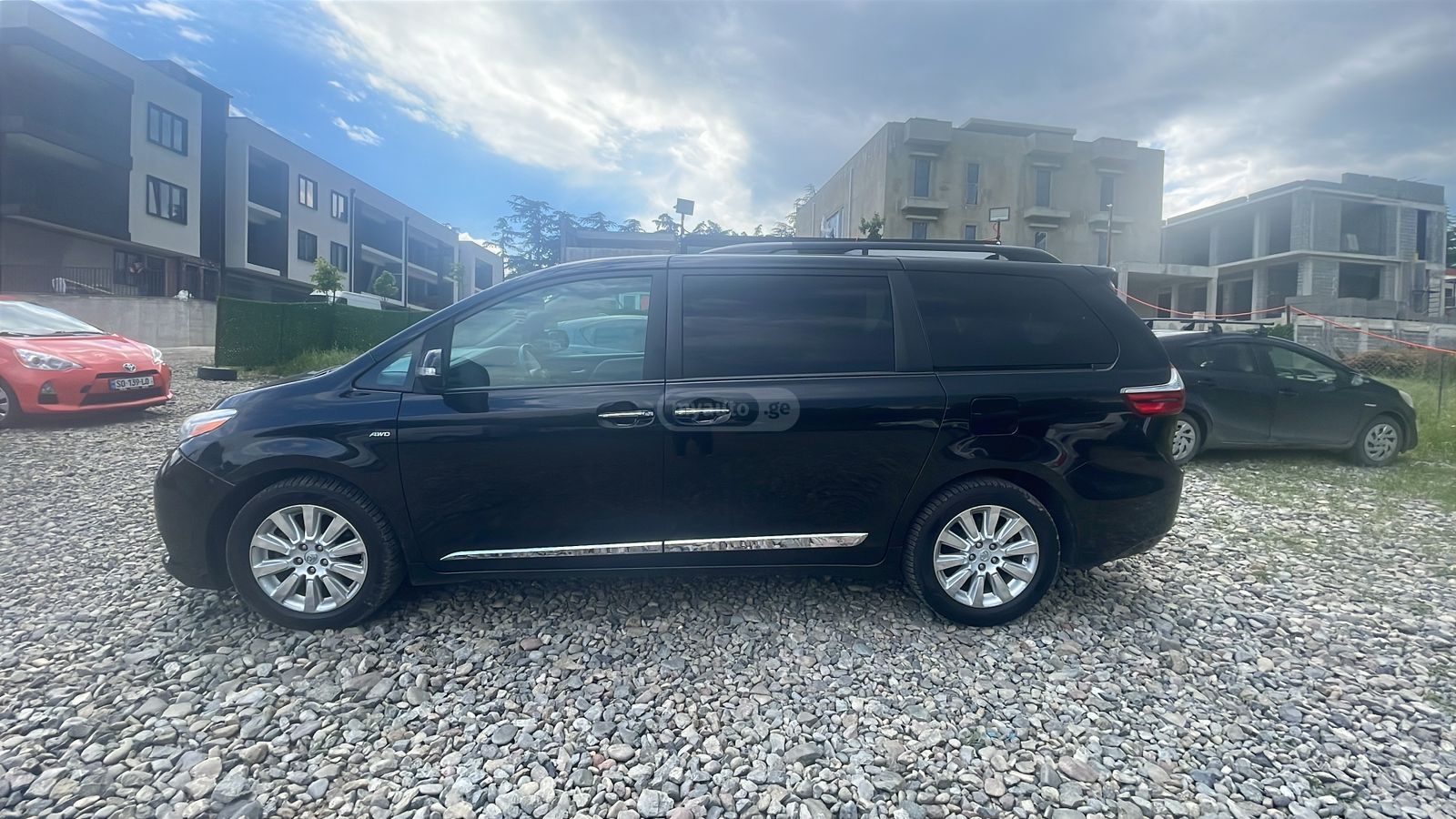Toyota Sienna 2016 — photo 2