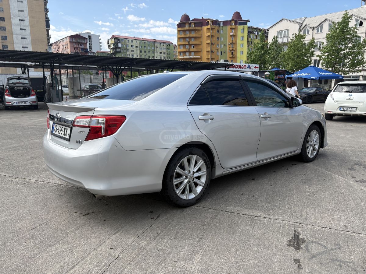 Toyota Camry 2012 — photo 2