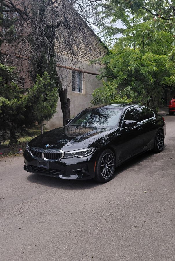 BMW 330 2019 — photo 2
