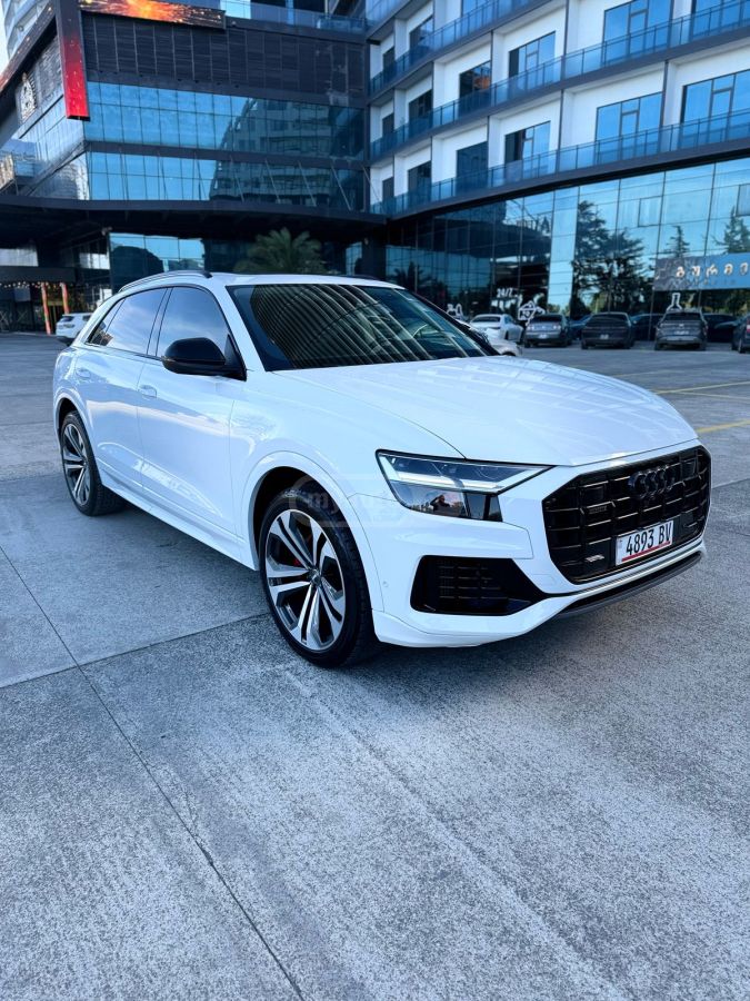 Audi Q8 2020 — photo 2