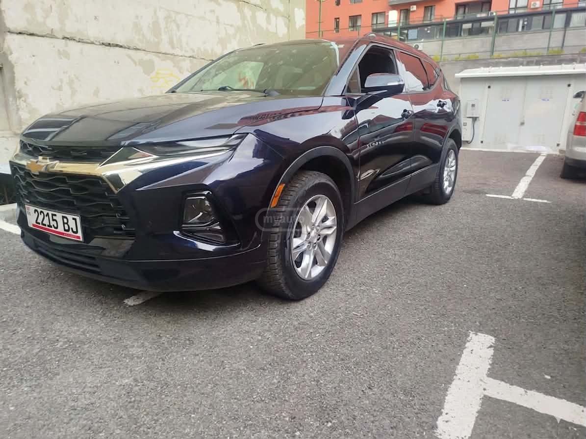 Chevrolet Blazer 2020 — photo 2