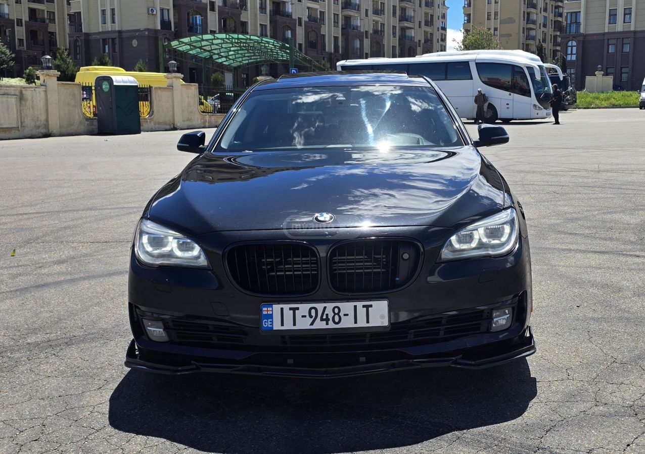 BMW 750