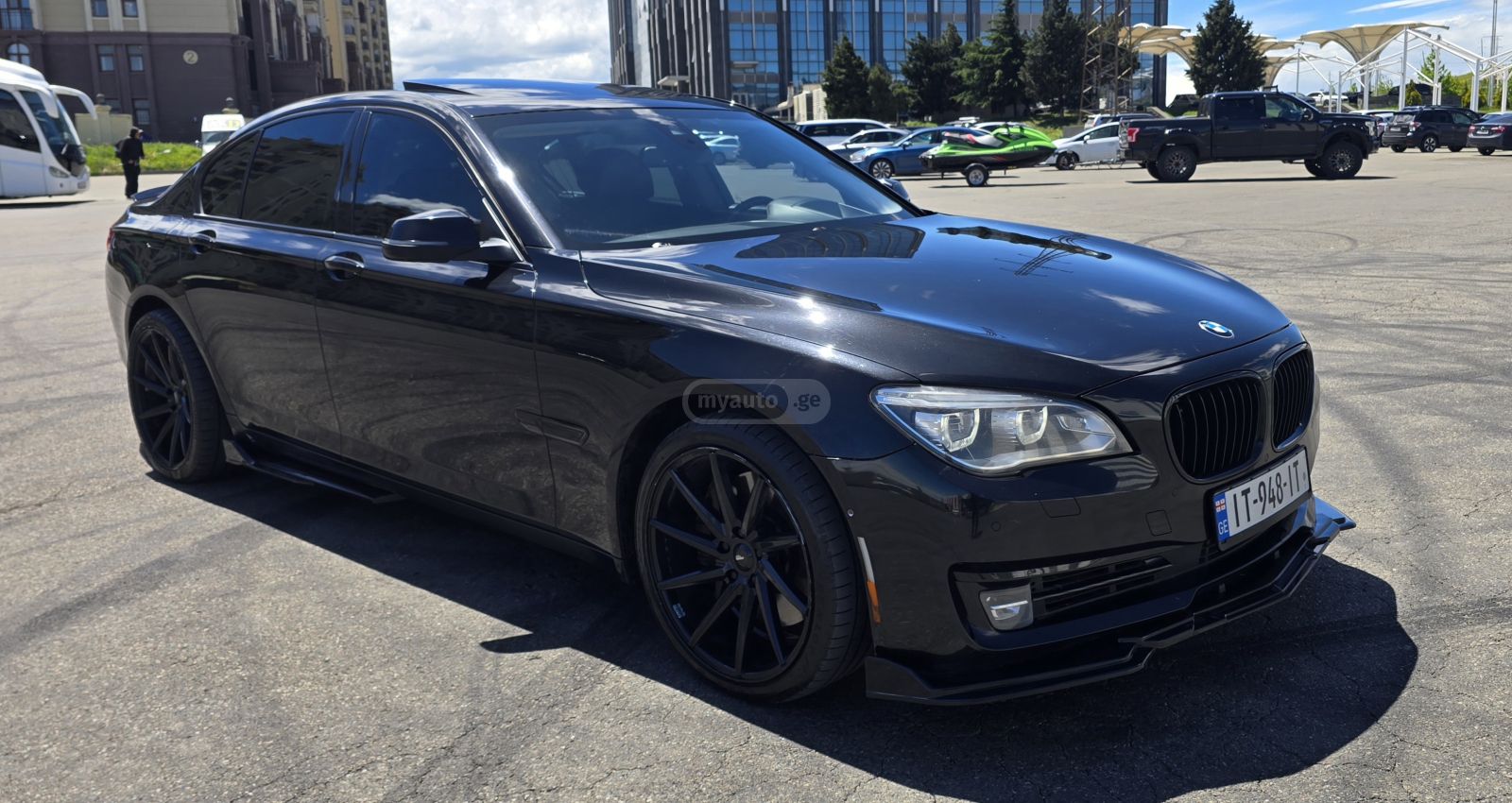 BMW 750 2015 — photo 2