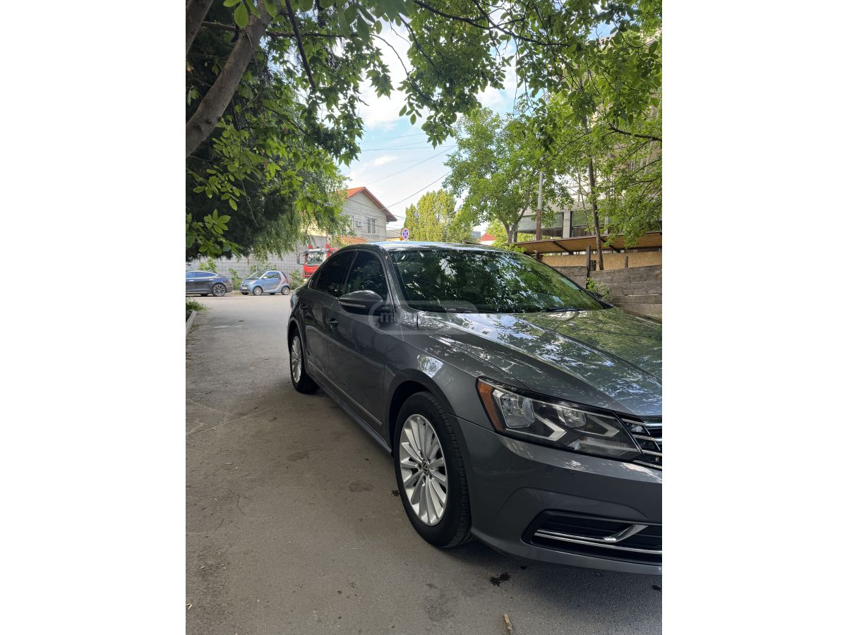 Volkswagen Passat 2017 — photo 2