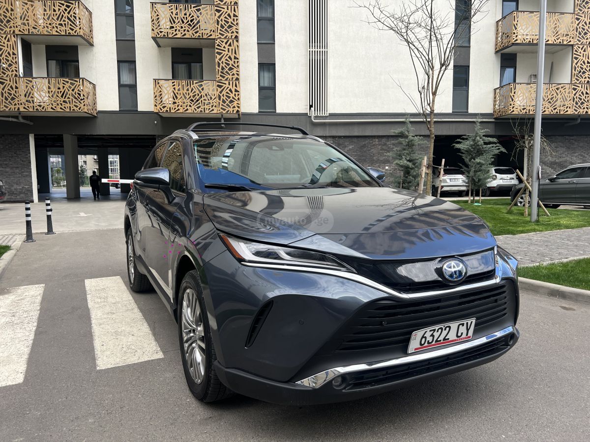 Toyota Venza 2022 — photo 2