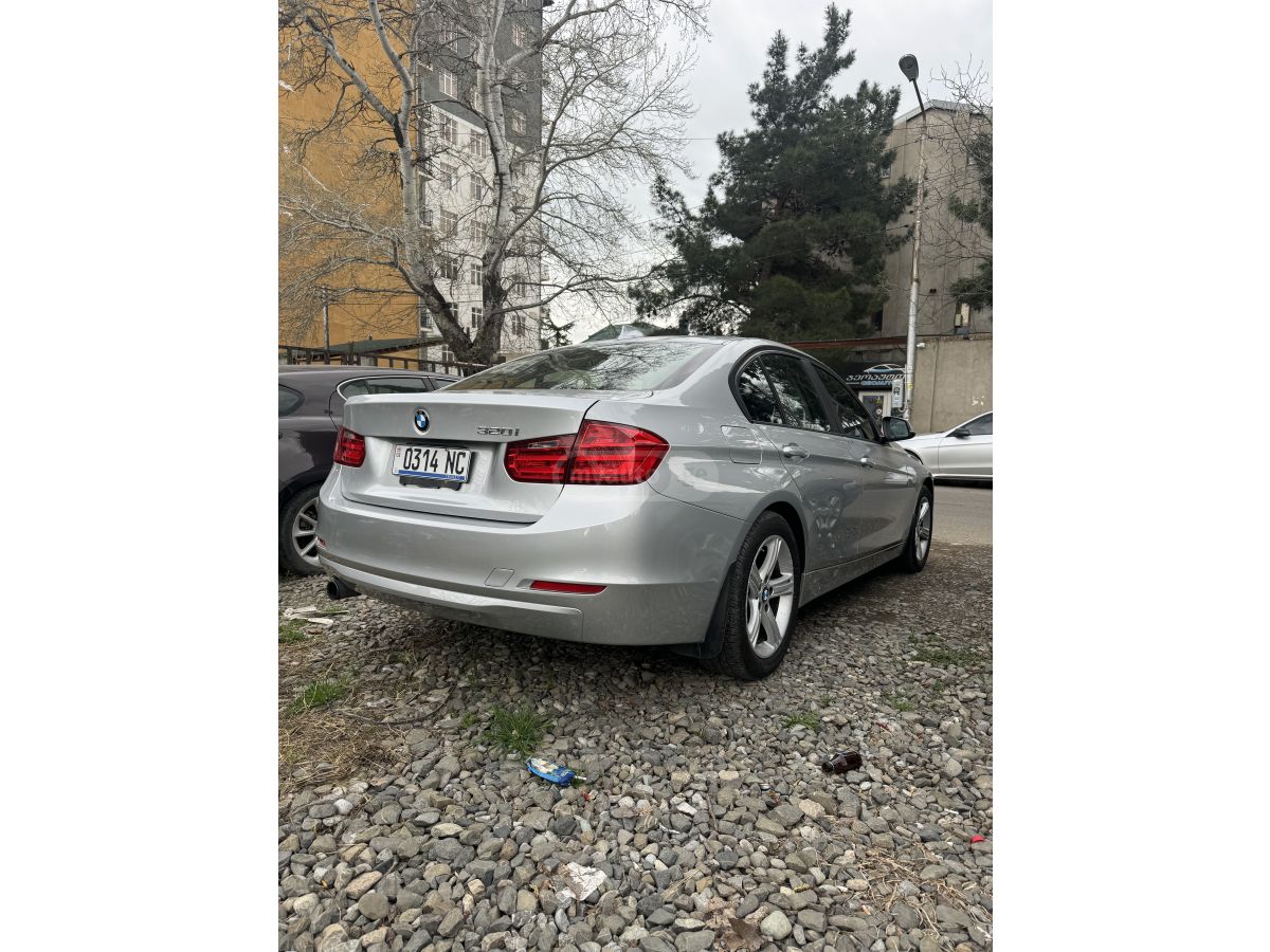 BMW 320 2014 — photo 2