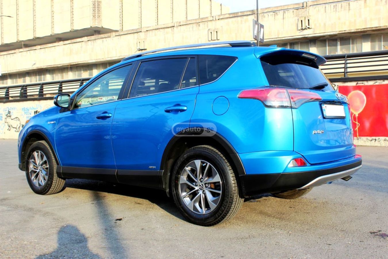 Toyota RAV4 2017 — photo 2