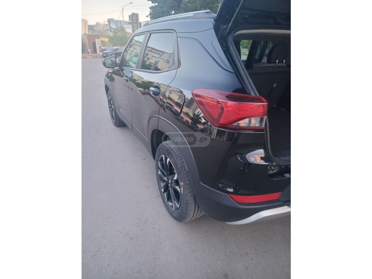 Chevrolet Trailblazer 2023 — photo 2