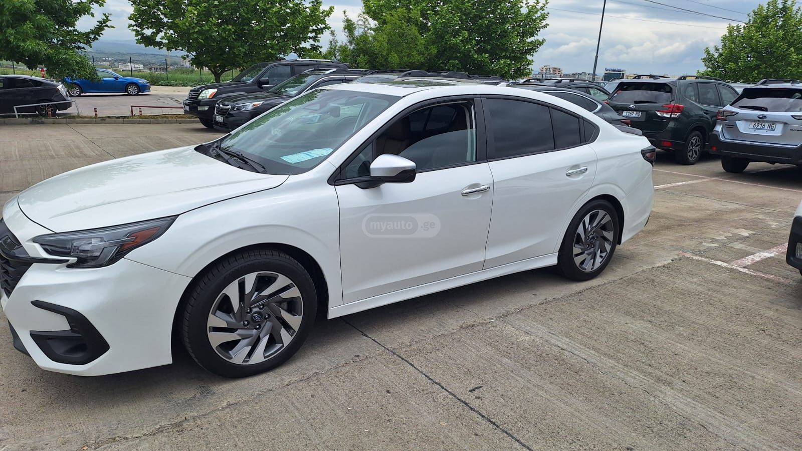 Subaru Legacy 2023 — photo 2