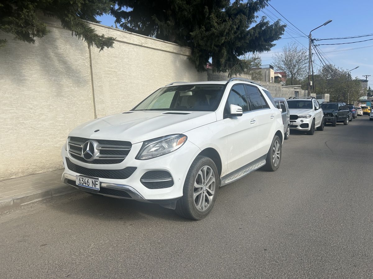 Mercedes-Benz GLE 350 2016 — photo 2