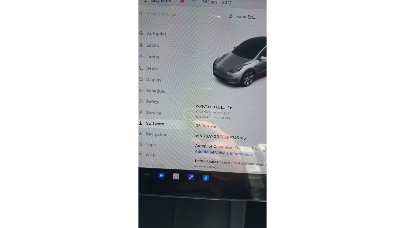 Tesla Model Y 2023 — photo 2