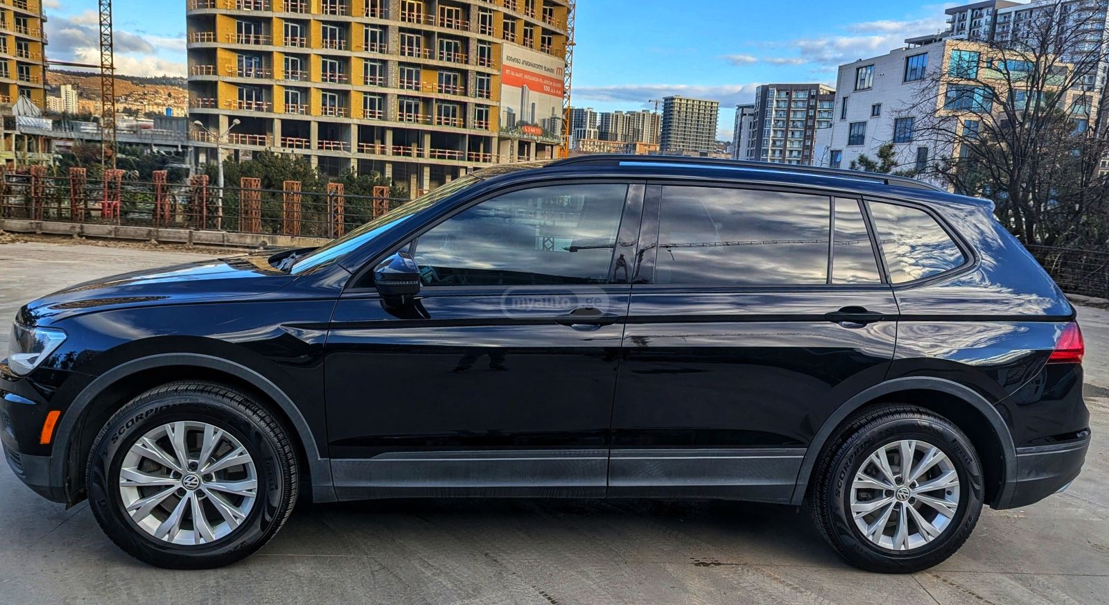 Volkswagen Tiguan 2019 — photo 2