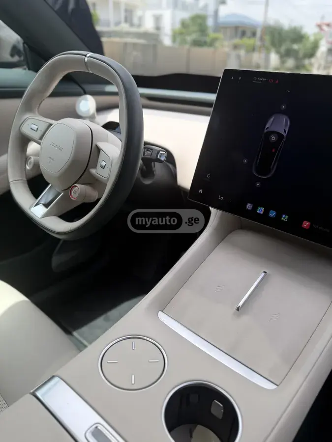 Xiaomi YU7 2025 — photo 2