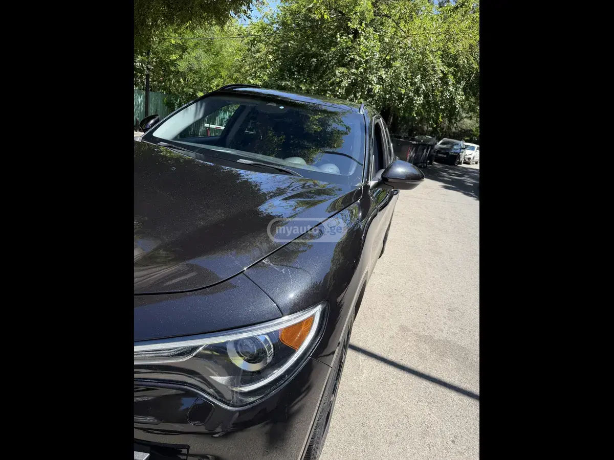 Alfa Romeo Stelvio 2019 — photo 2