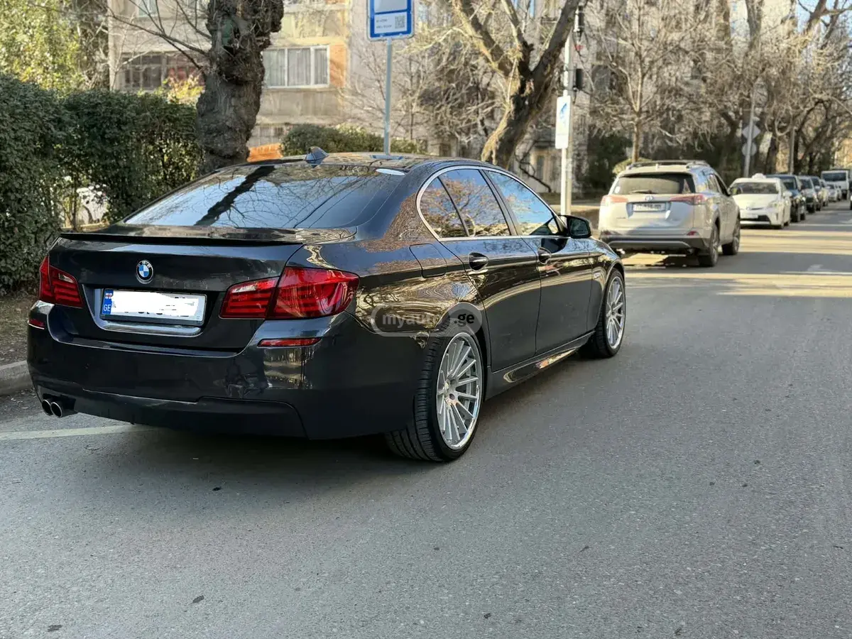 BMW 528 2011 — photo 2