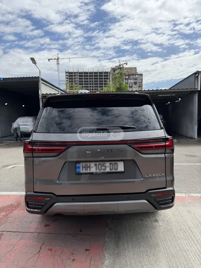 Lexus LX 500 2022 — photo 2