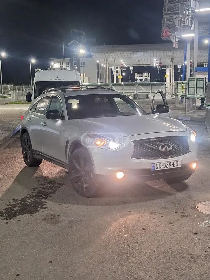Infiniti QX 70