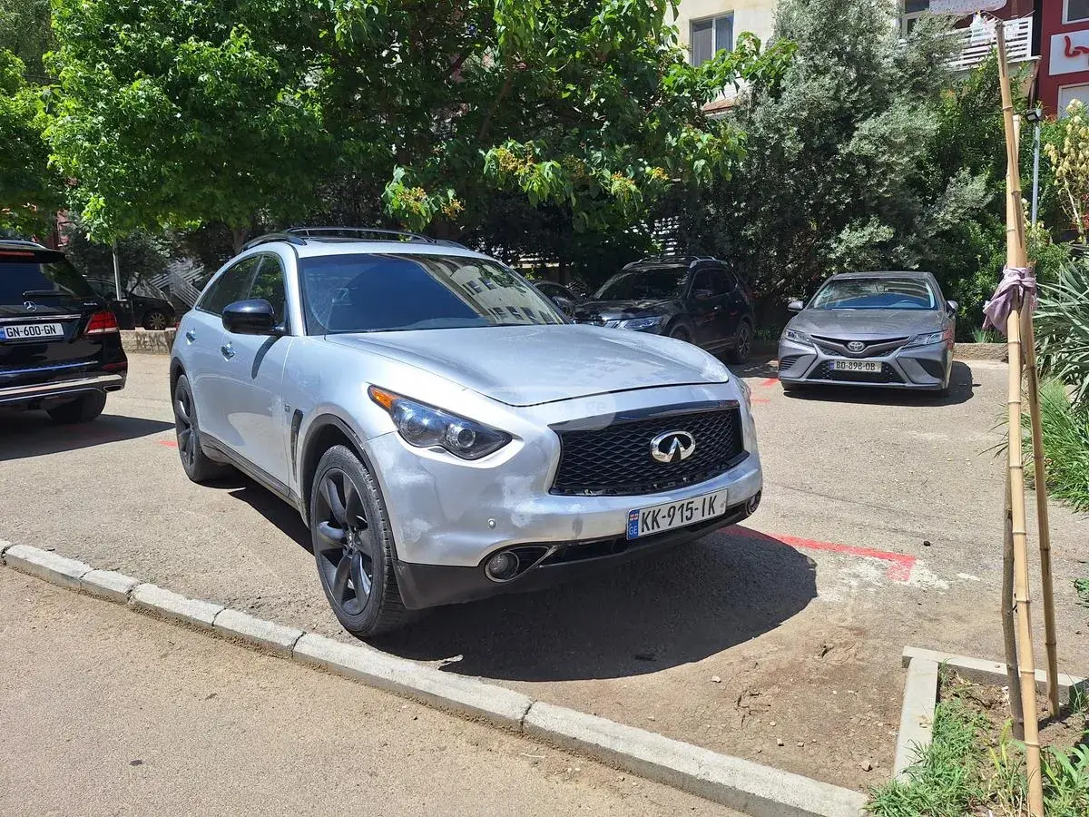 Infiniti QX 70 2017 — photo 2