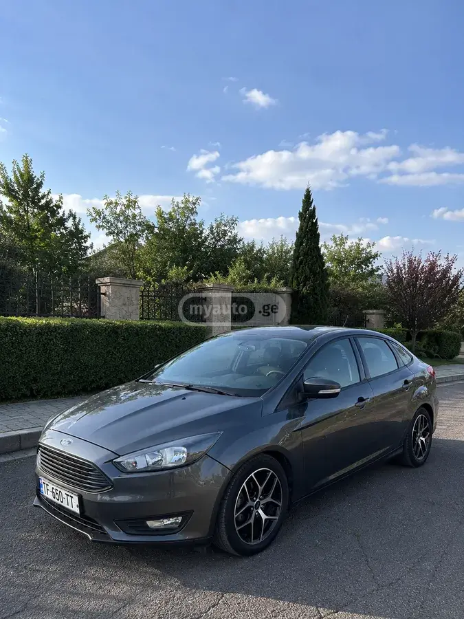 Ford Focus 2017 — photo 2