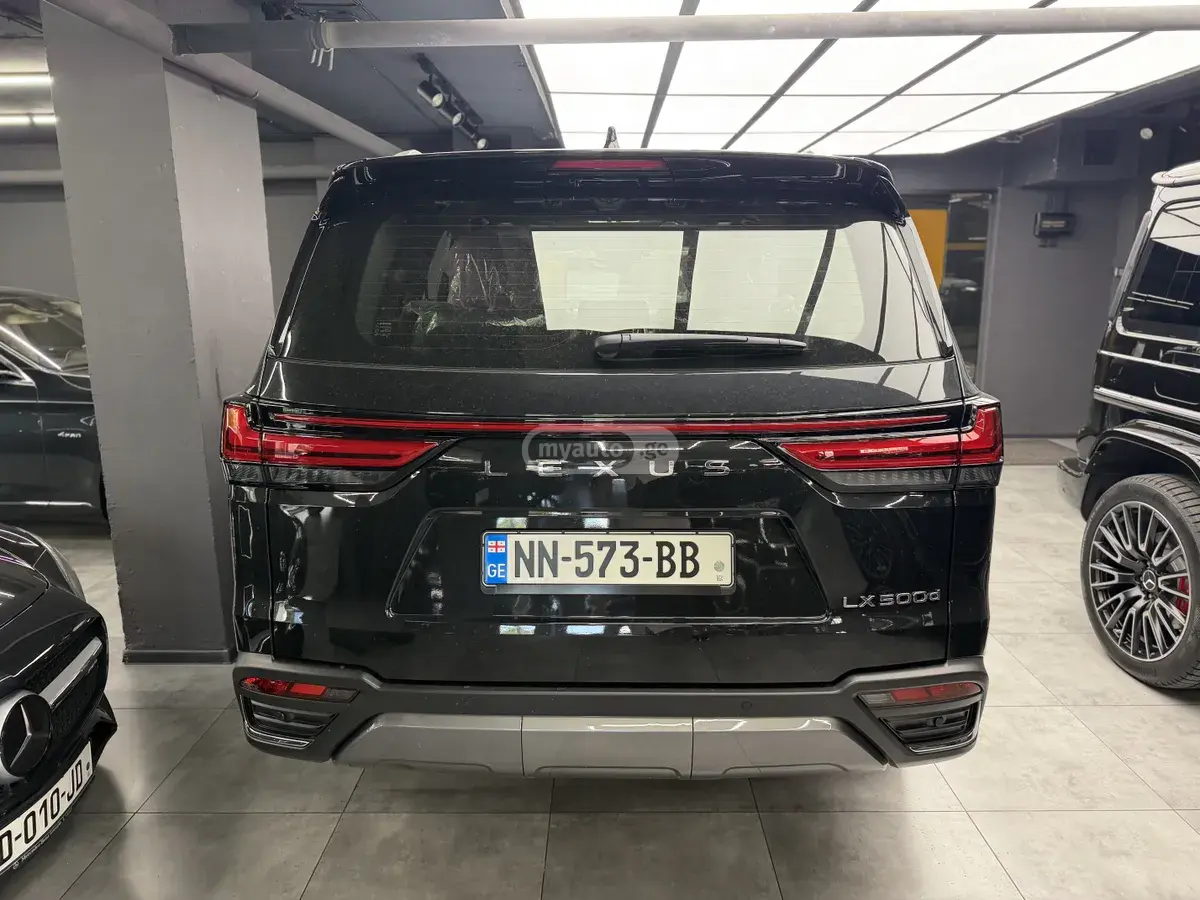 Lexus LX 500 2025 — photo 2