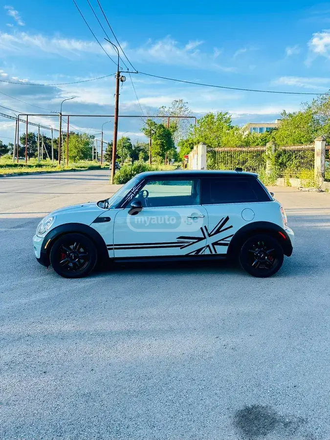 Mini Cooper 2012 — photo 2