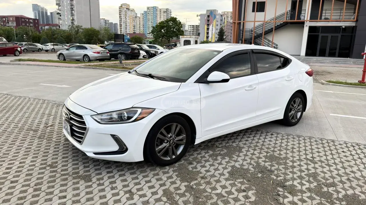 Hyundai Elantra 2016 — photo 2