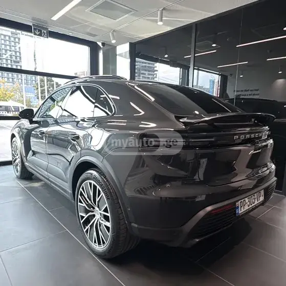 Porsche Macan 2026 — photo 2