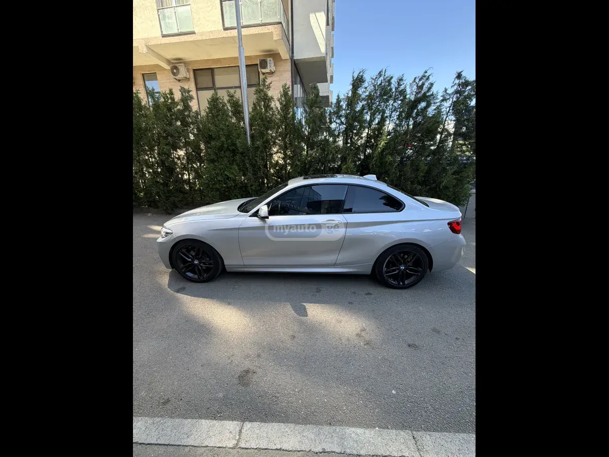 BMW 228 2016 — photo 2