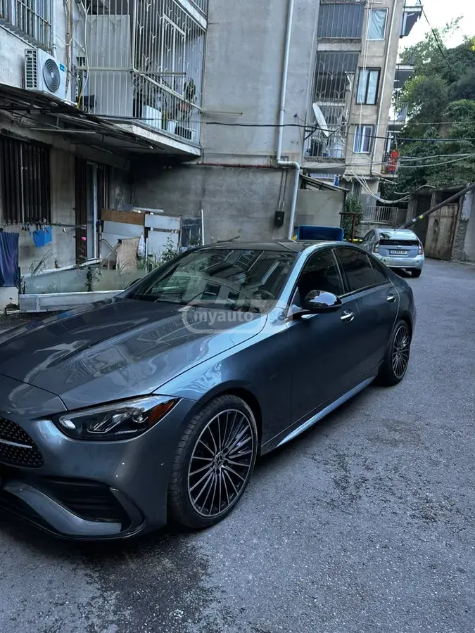 Mercedes-Benz C 300 2024 — photo 2