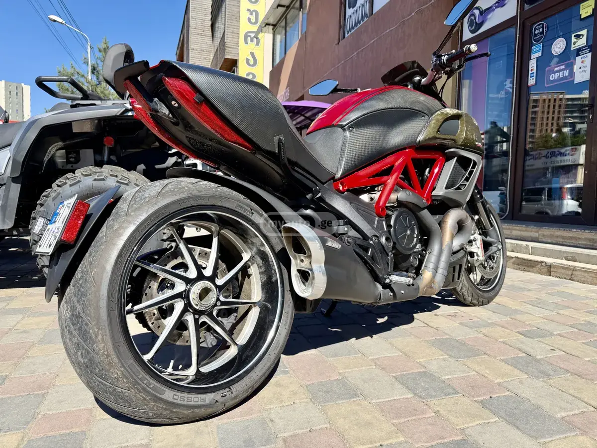 Ducati Diavel 2013 — photo 2
