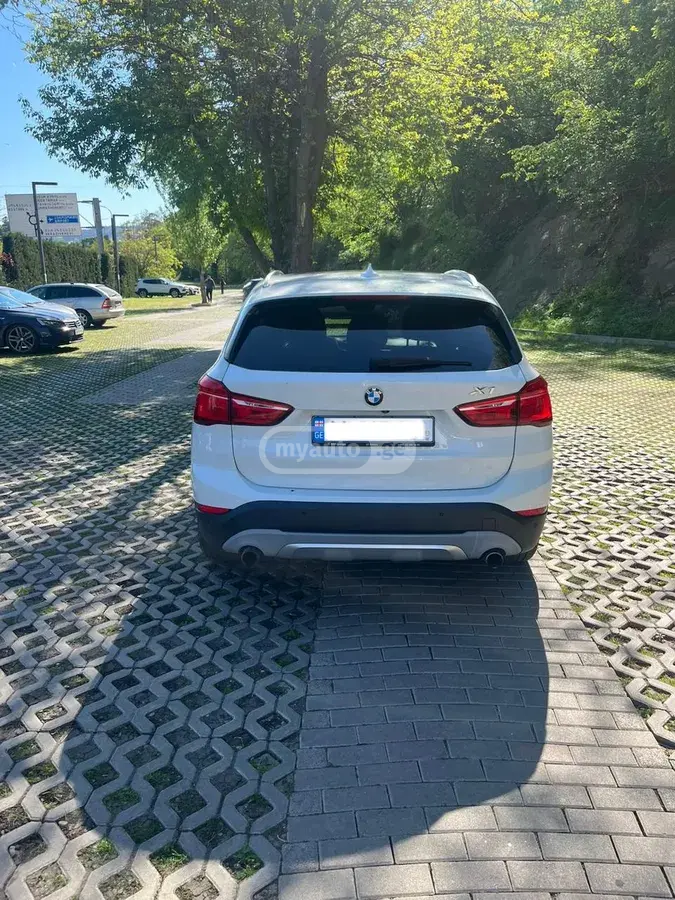 BMW X1 2016 — photo 2