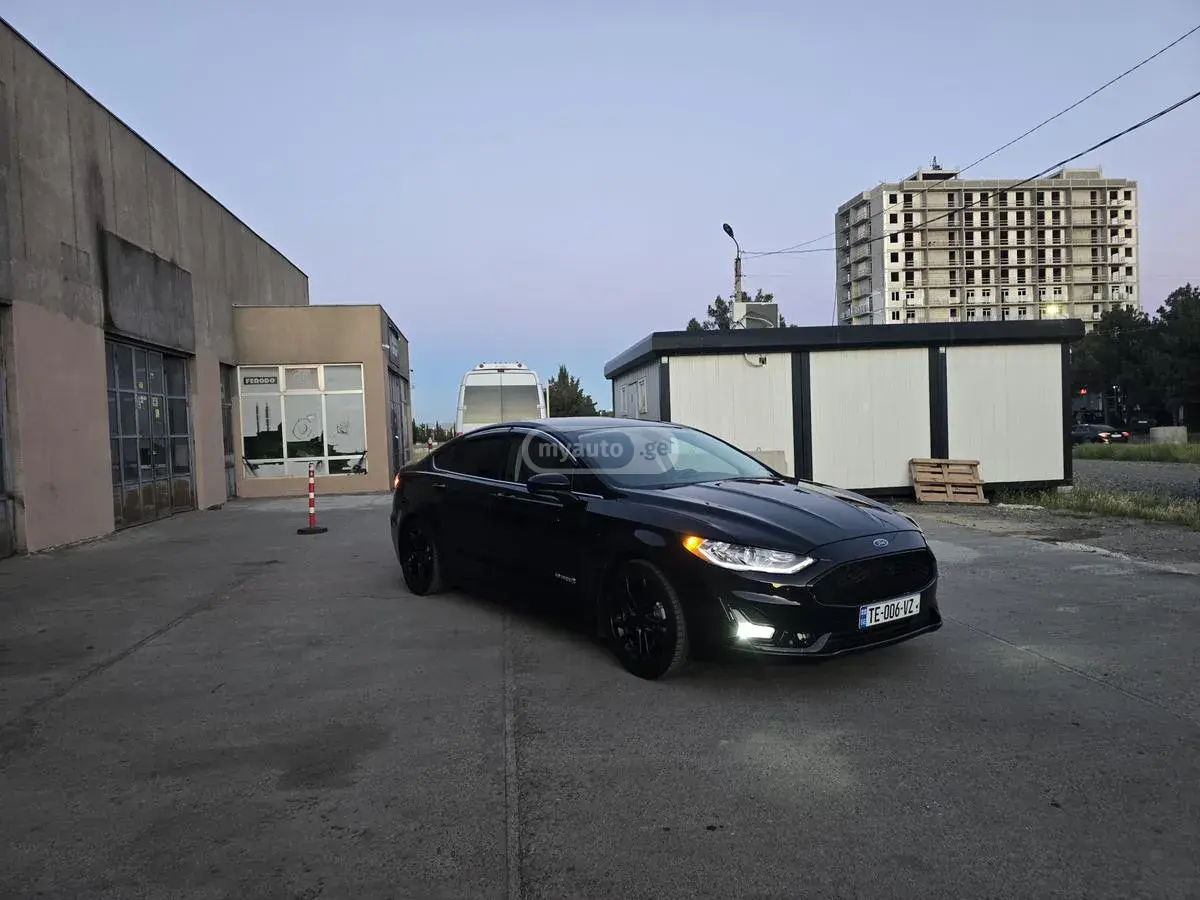 Ford Fusion 2019 — photo 2