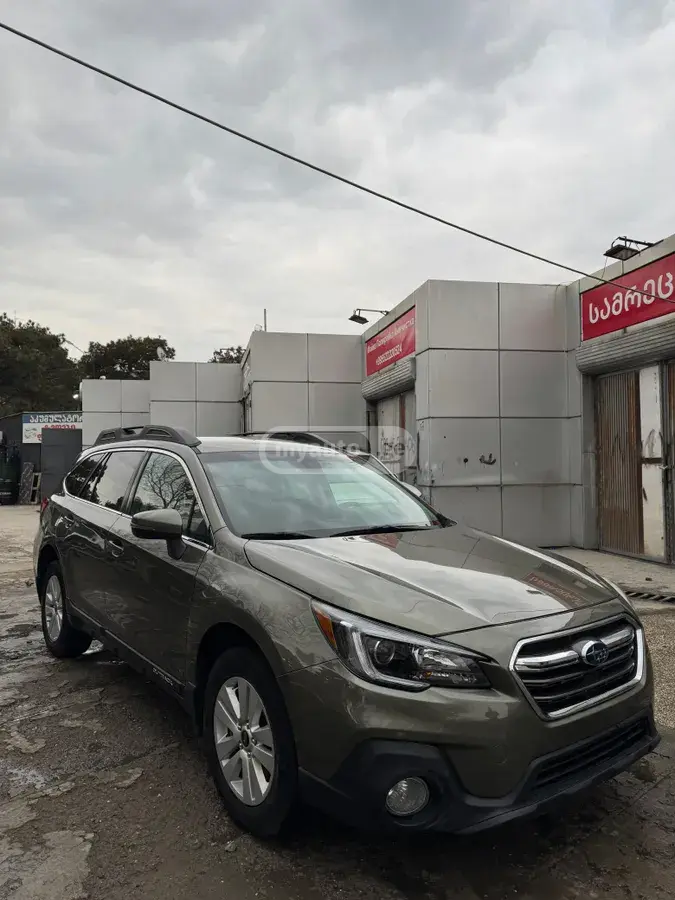 Subaru Outback 2017 — photo 2