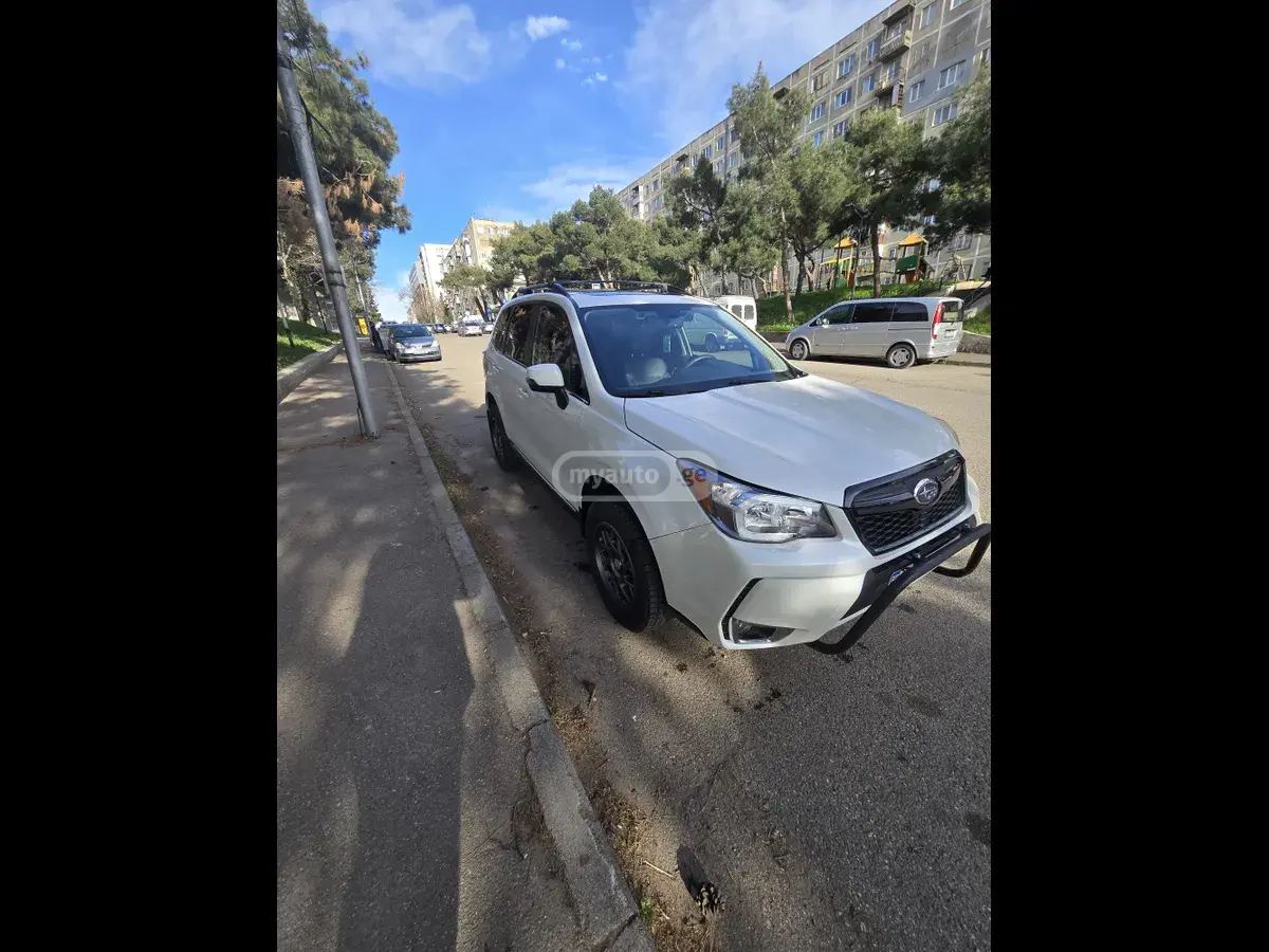 Subaru Forester 2017 — photo 2
