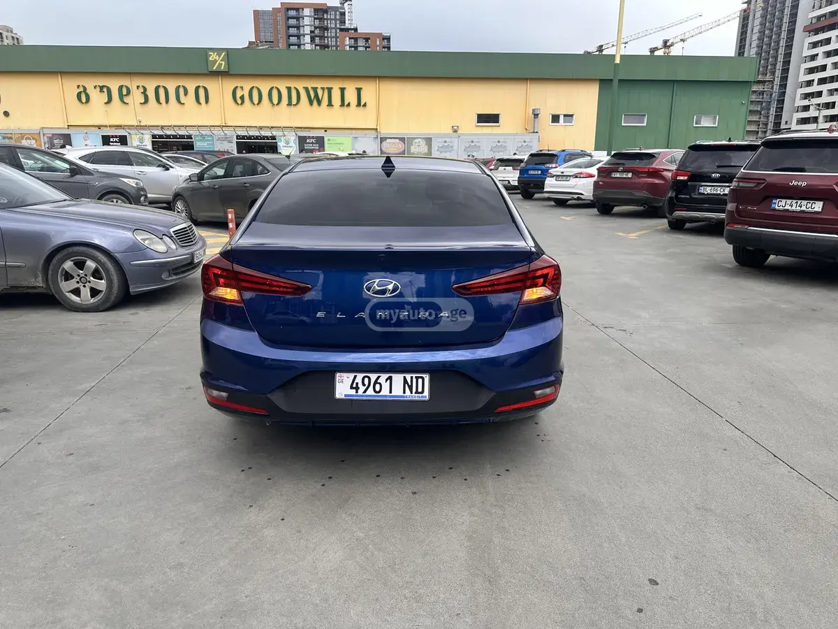 Hyundai Elantra 2019 — photo 2