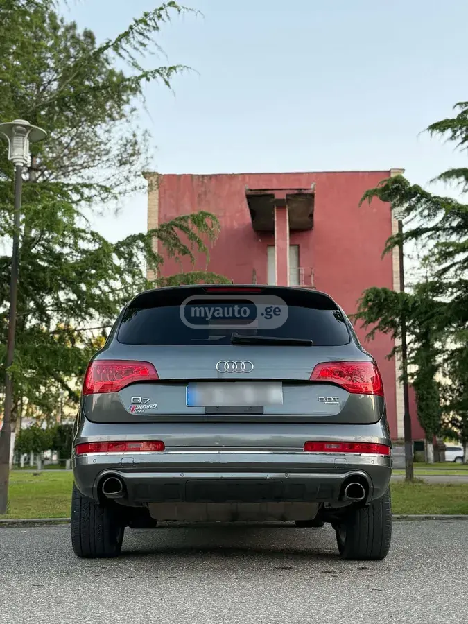 Audi Q7 2013 — photo 2