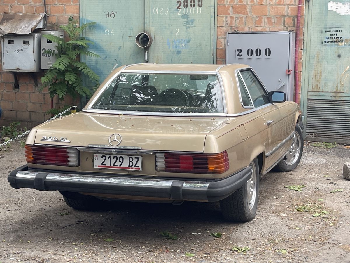 Mercedes-Benz 380 1983 — photo 2