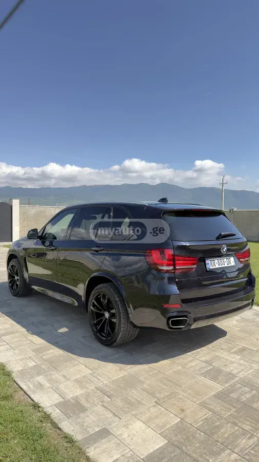 BMW X5 2017 — photo 2