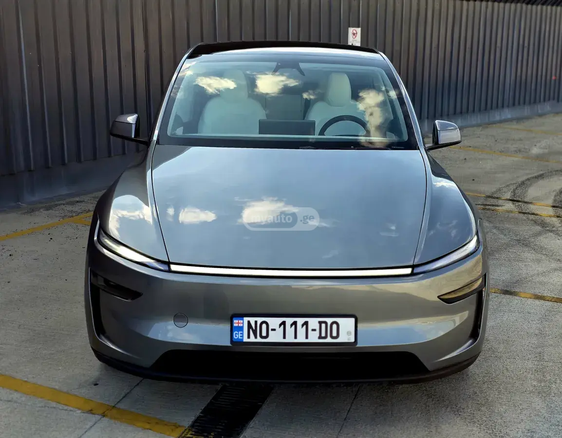 Tesla Model Y 2026 — photo 2