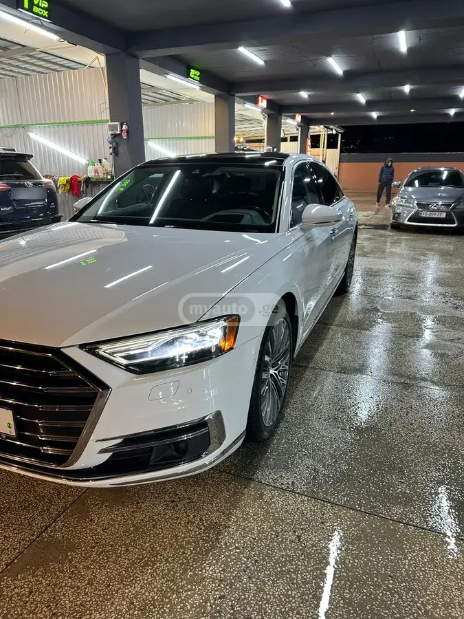 Audi A8 2018 — photo 2