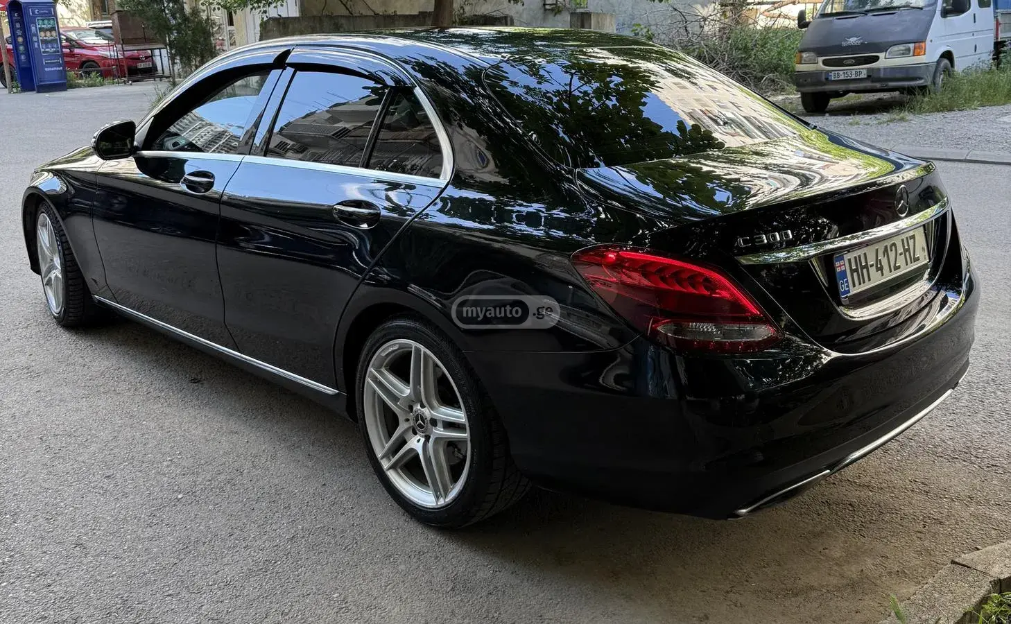 Mercedes-Benz C 300 2016 — photo 2