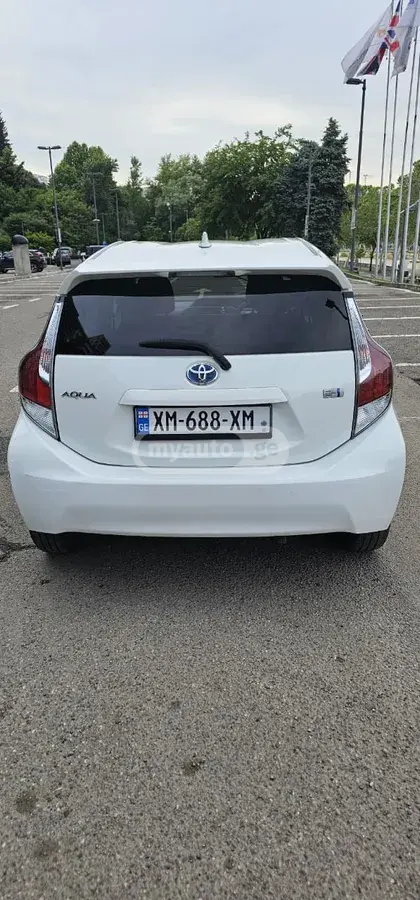 Toyota Aqua 2017 — photo 2