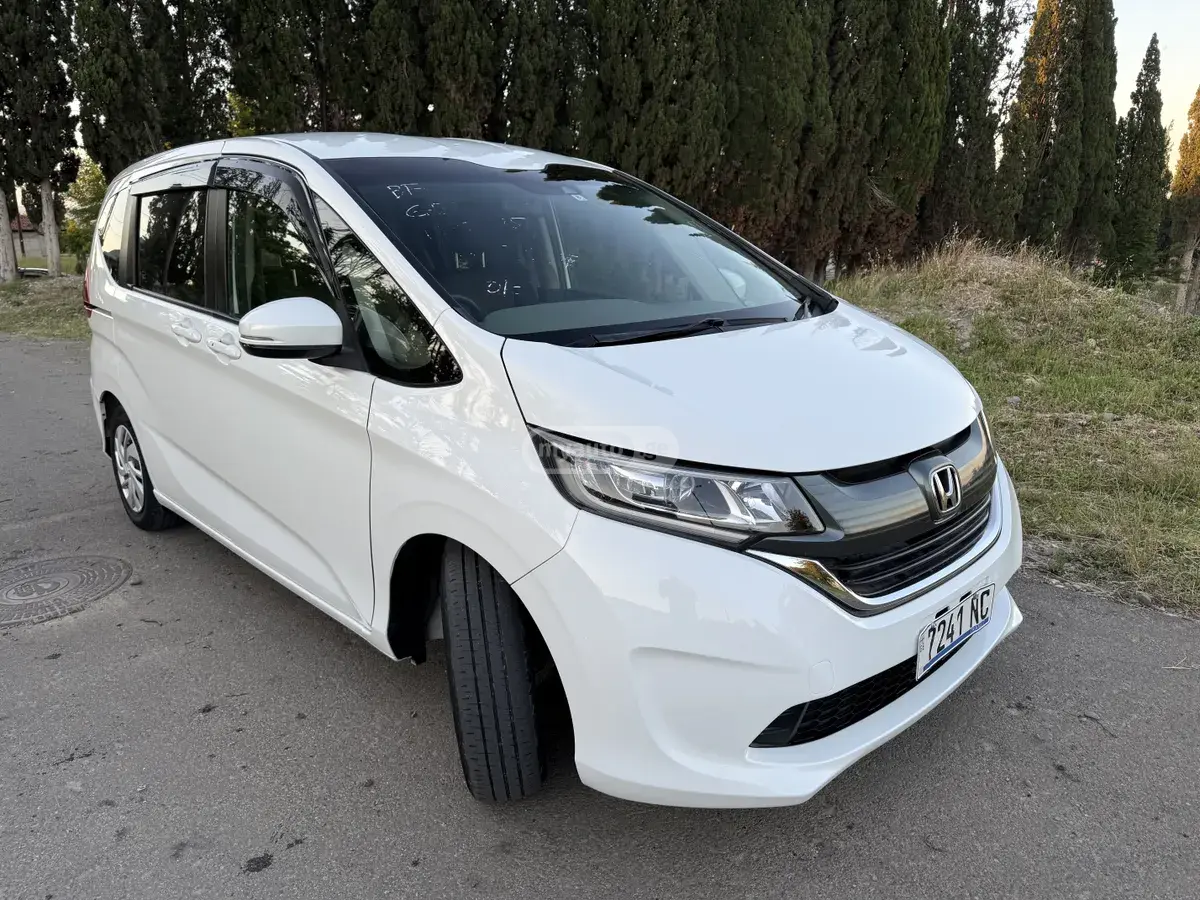Honda Freed 2018 — photo 2
