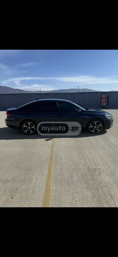 Volkswagen Passat 2021 — photo 2