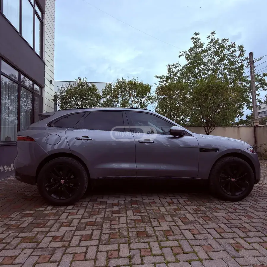 Jaguar F-Pace 2021 — photo 2